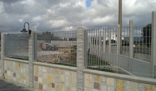recinzione con pannelli tipo orsogrill |  | Prodotti | Artifacts | Manufatti in Cemento
