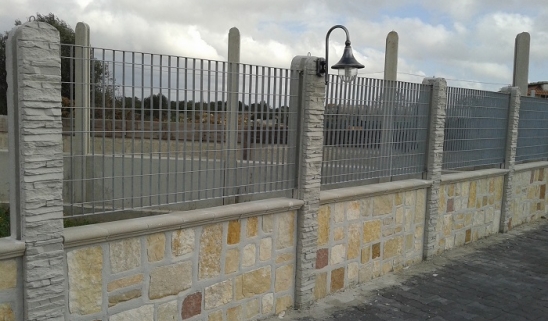 recinzione con pannelli tipo orsogrill |  | Prodotti | Artifacts | Manufatti in Cemento