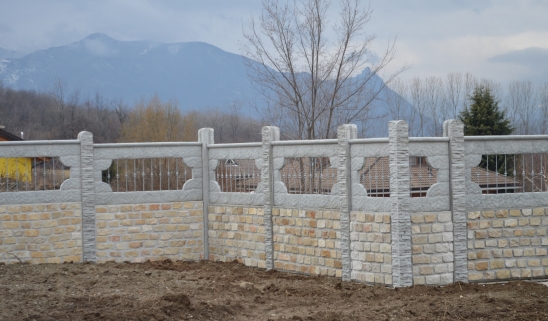 tranciato 10 a correre |  | Prodotti | Artifacts | Manufatti in Cemento