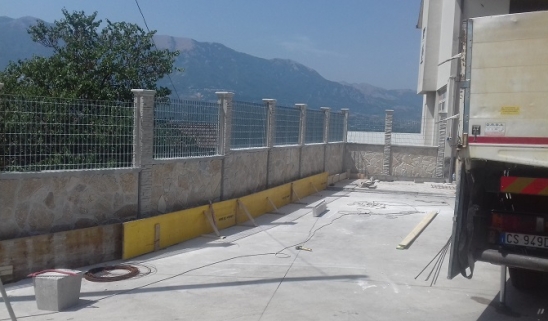 mosaico pietra albanese |  | Prodotti | Artifacts | Manufatti in Cemento